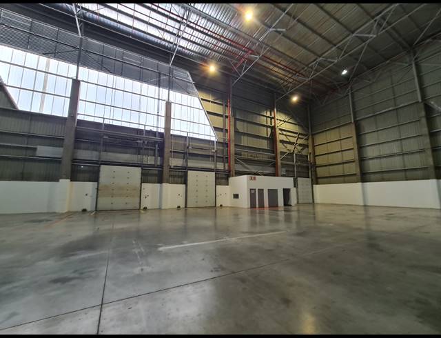 8,124M² WAREHOUSE TO LET IN HALFWAY GARDENS